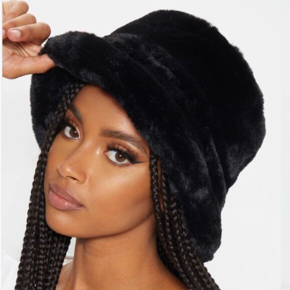 NWT Pretty Little Thing Fluffy Bucket Hat - Picture 1 of 4